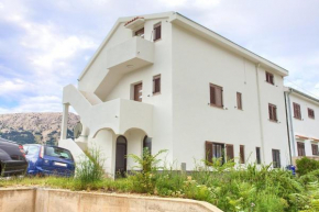 Apartments Nana - Baska